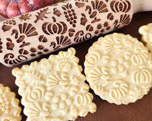 Holiday Embossed Rolling Pin Gift Set